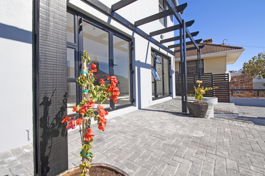4 Bedroom Property for Sale in Fish Hoek Western Cape